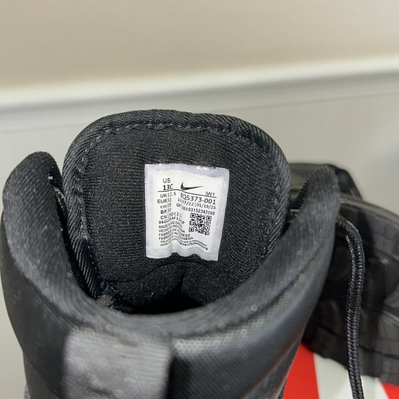 Boys size 13C Nike Manoa LTR boots like new worn only two times - Picture 3 of 3